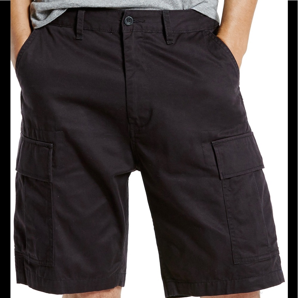 Levi's Men's Carrier Loose-Fit
Cargo Shorts